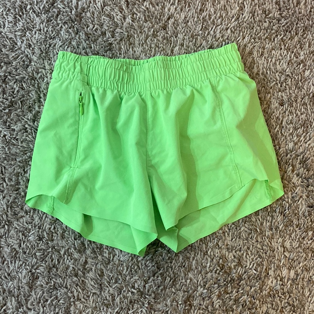 ATHLETA GIRL shorts size m/8-10 2.5in